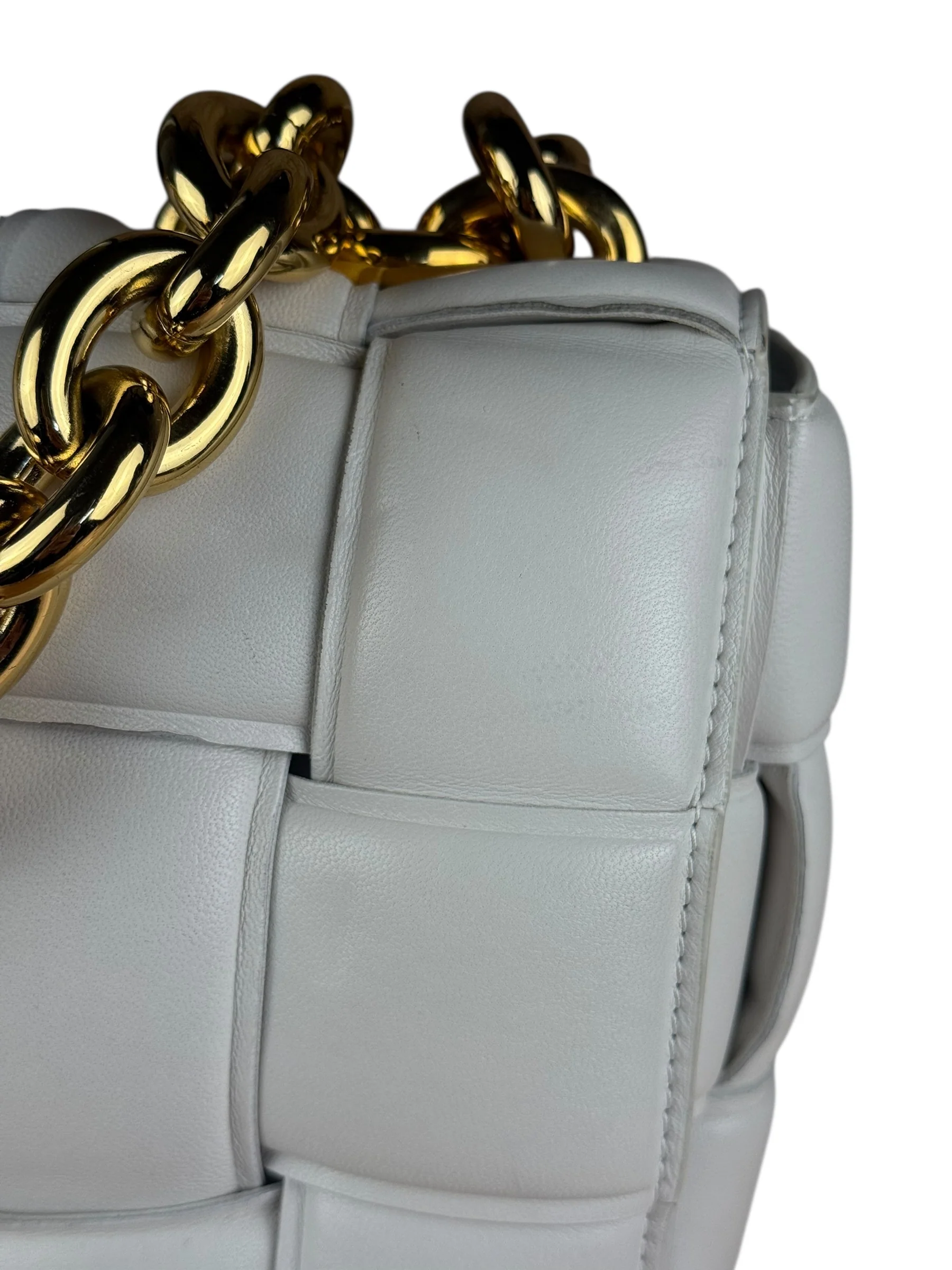Bottega Veneta White Leather Padded Cassette Chain Bag - Image 6