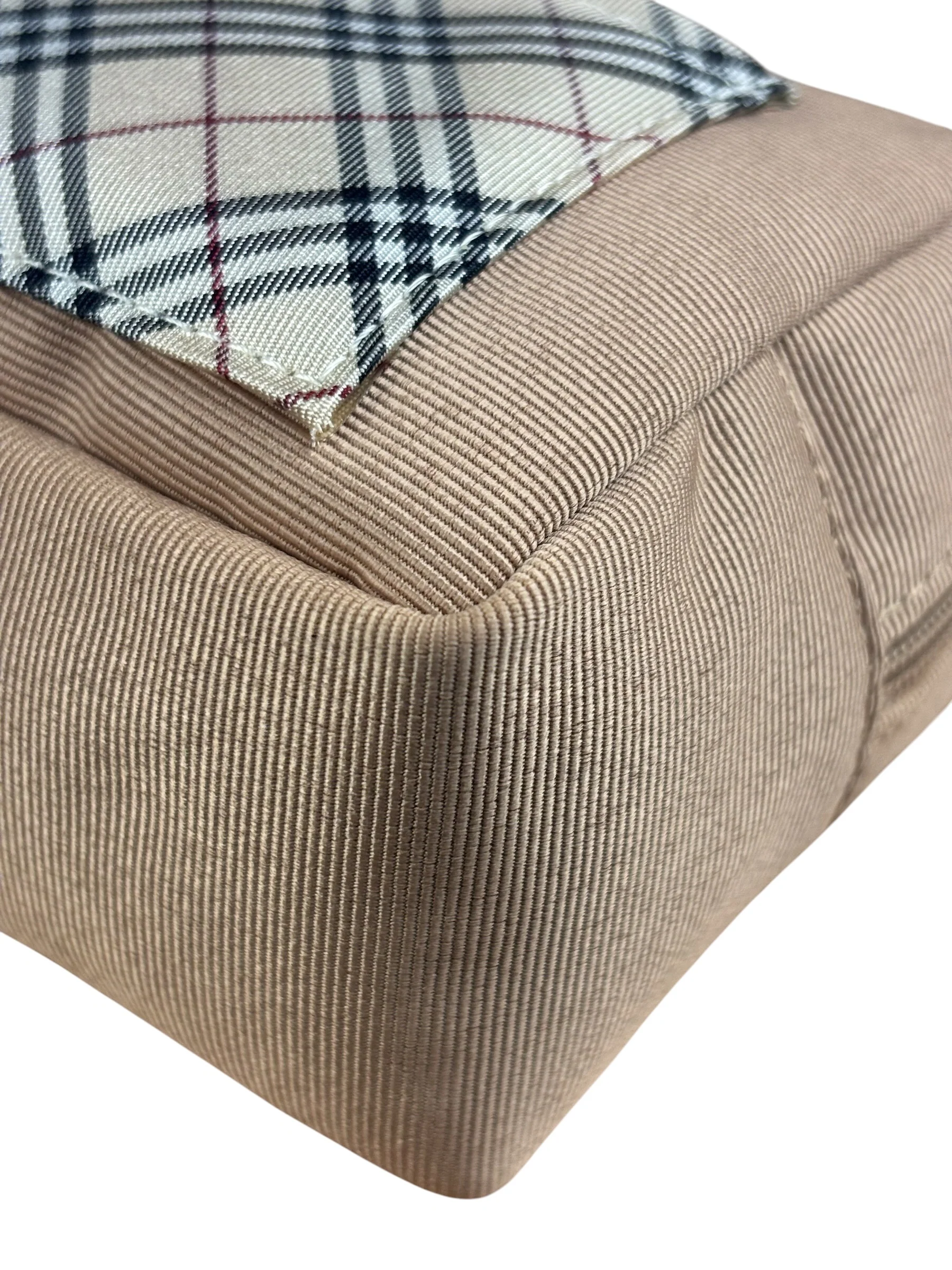 Burberry House Check Cosmetic Pouch - Image 14