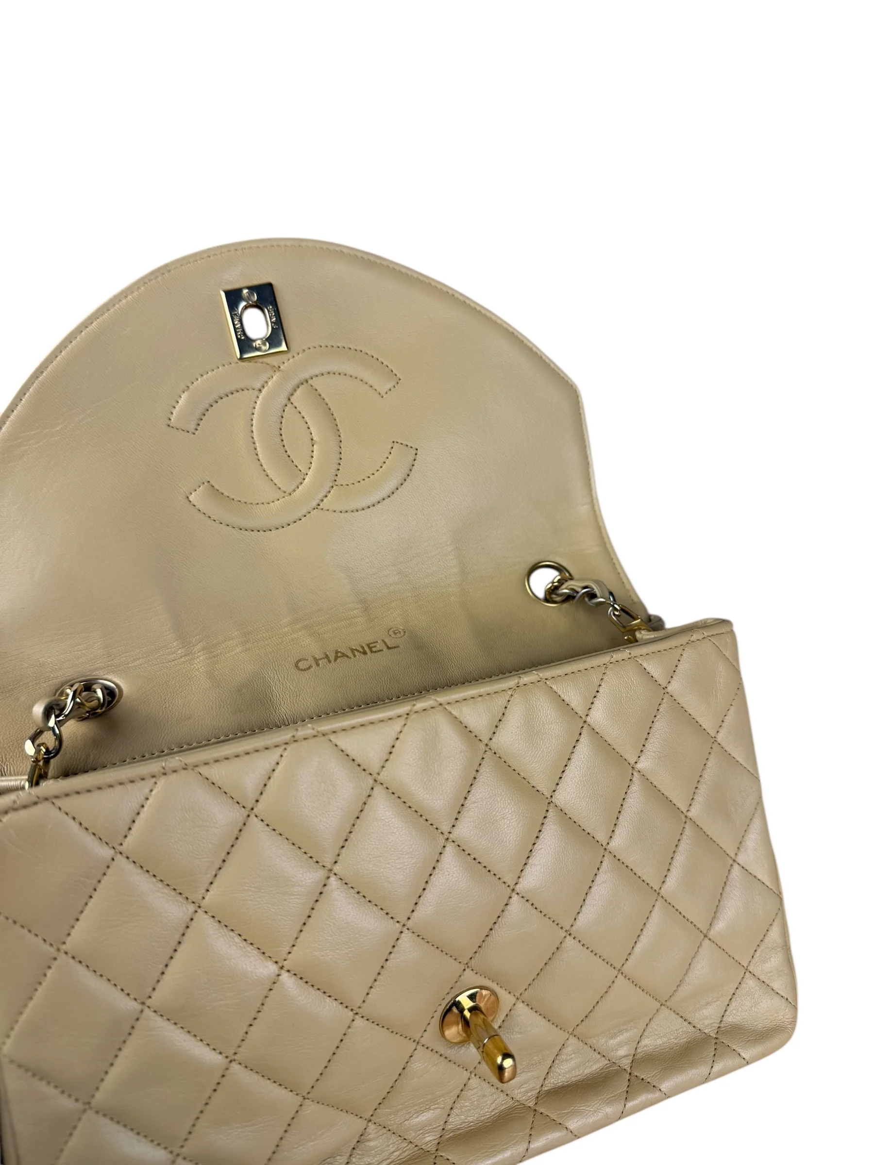 Chanel 1986 Beige Quilted Leather Curved Flap Bag - Image 24