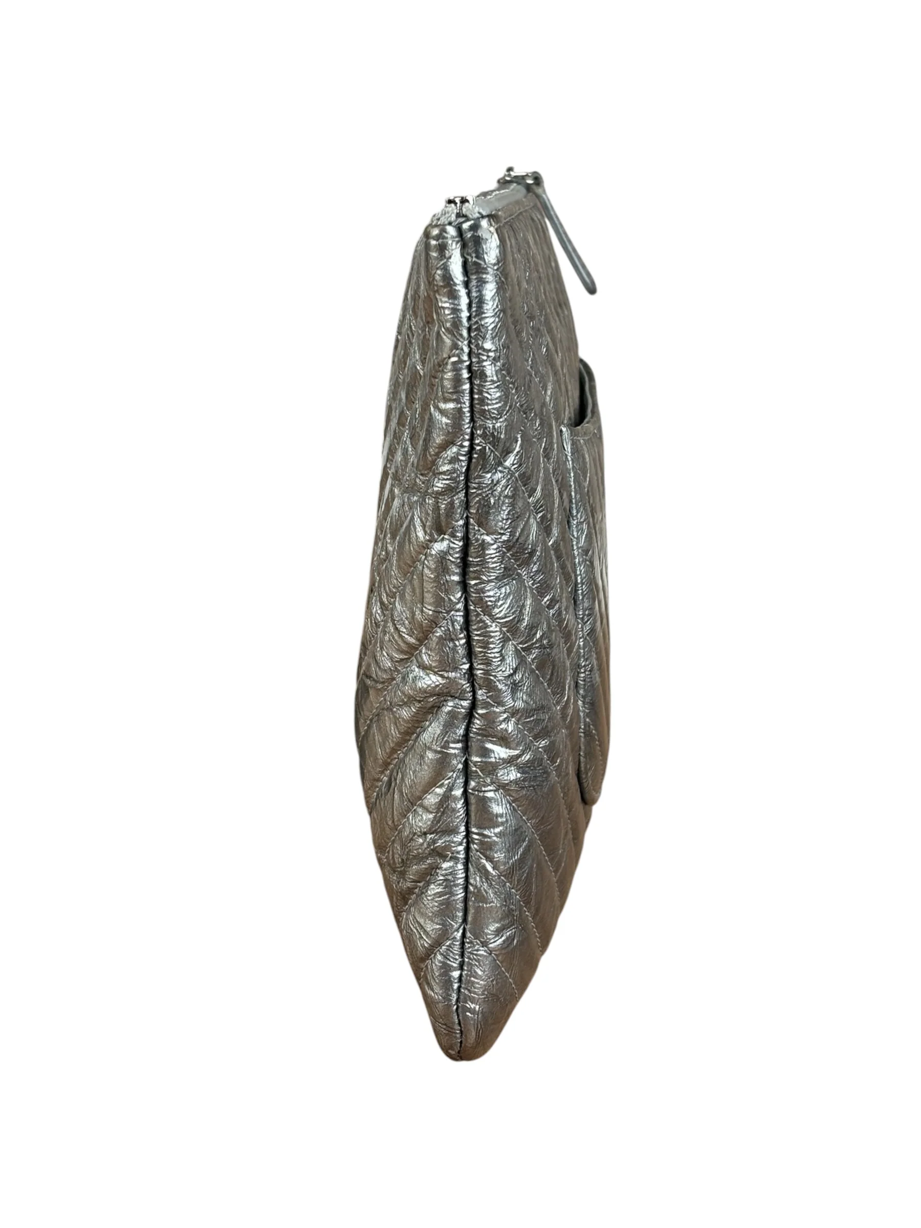 Chanel Chevron Aged Metallic Silver Patent Leather O-Case Clutch 1992 - Image 3