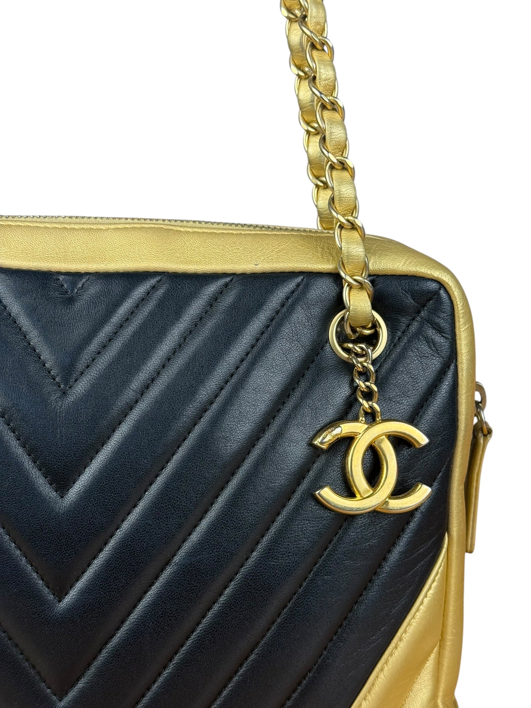 Chanel V Stitch Chevron Leather Black/Gold Chain Shoulder Bag 2014 - Image 2