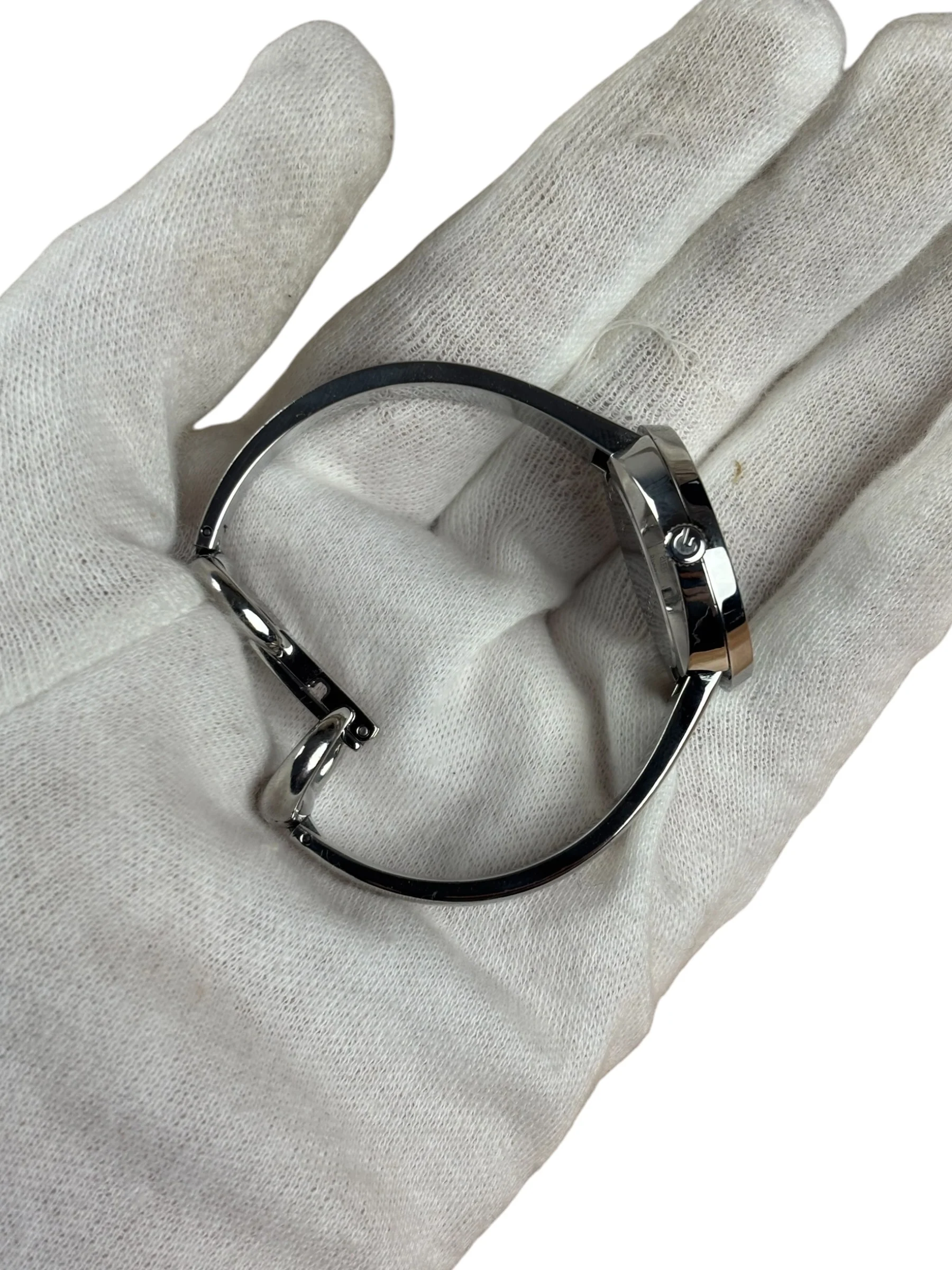 Gucci 129.5 Round GG Dial Bangle Band - Image 4