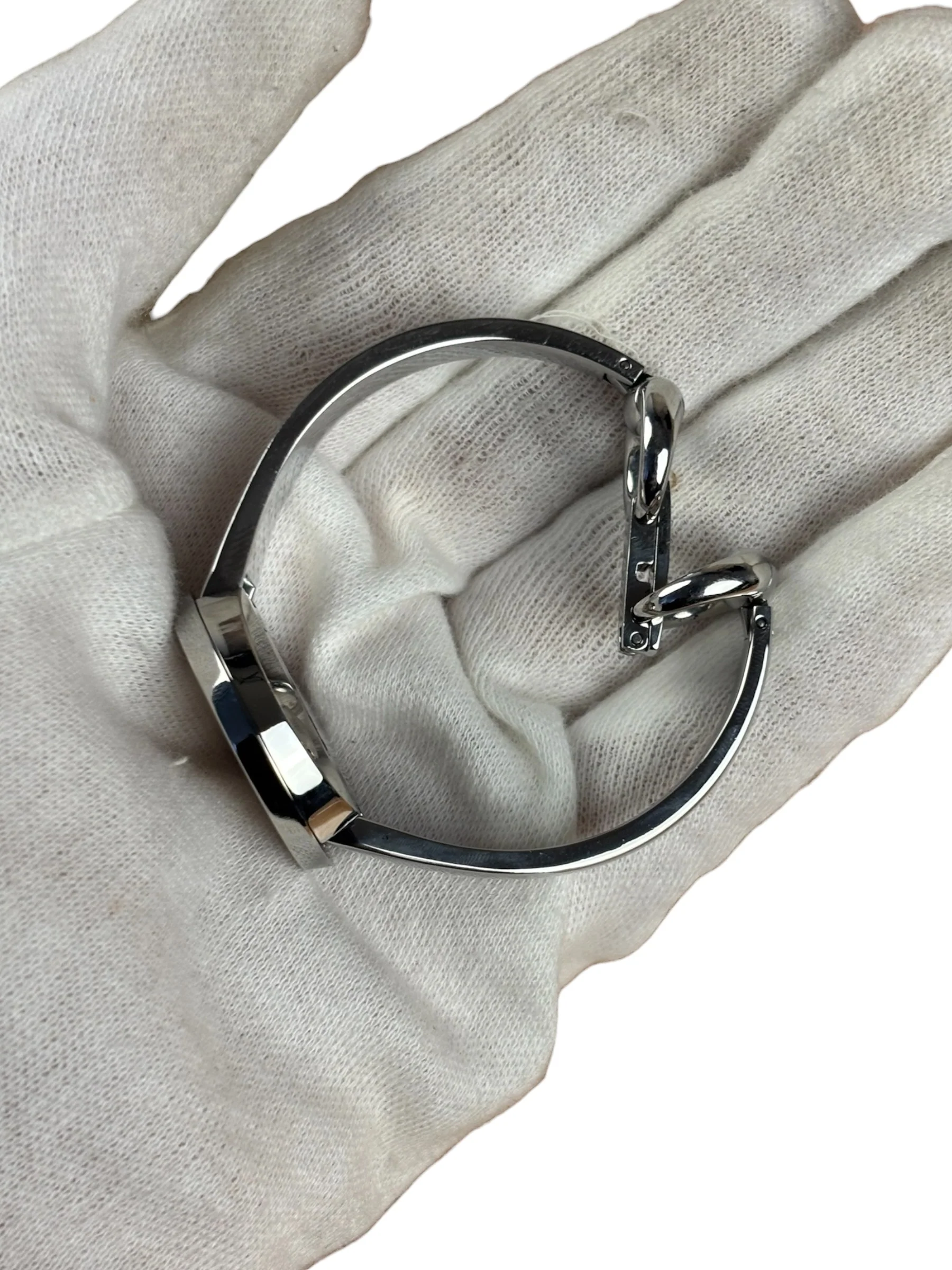 Gucci 129.5 Round GG Dial Bangle Band - Image 5