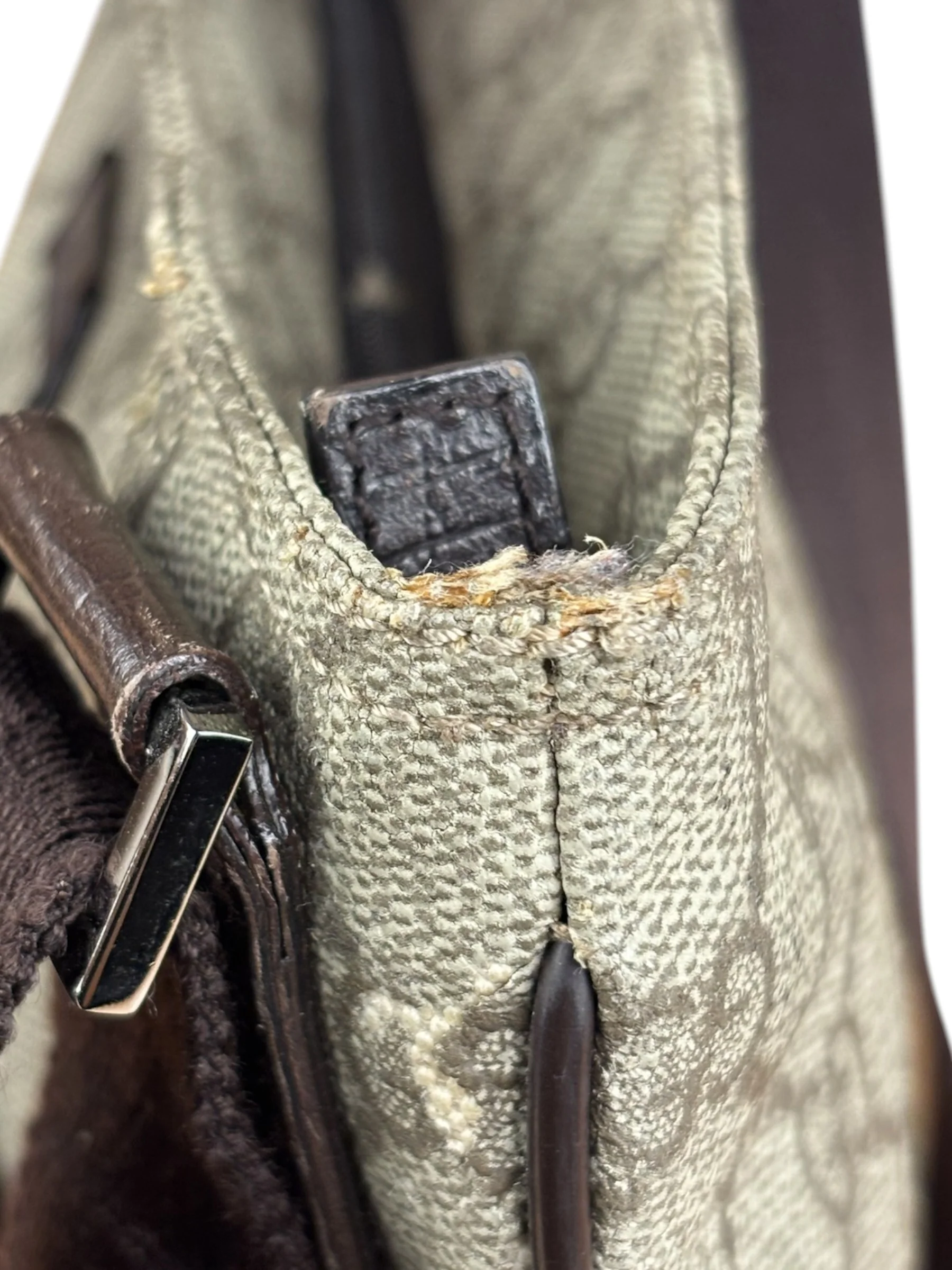Gucci GG Supreme Canvas Flat Messenger Bag - Image 14
