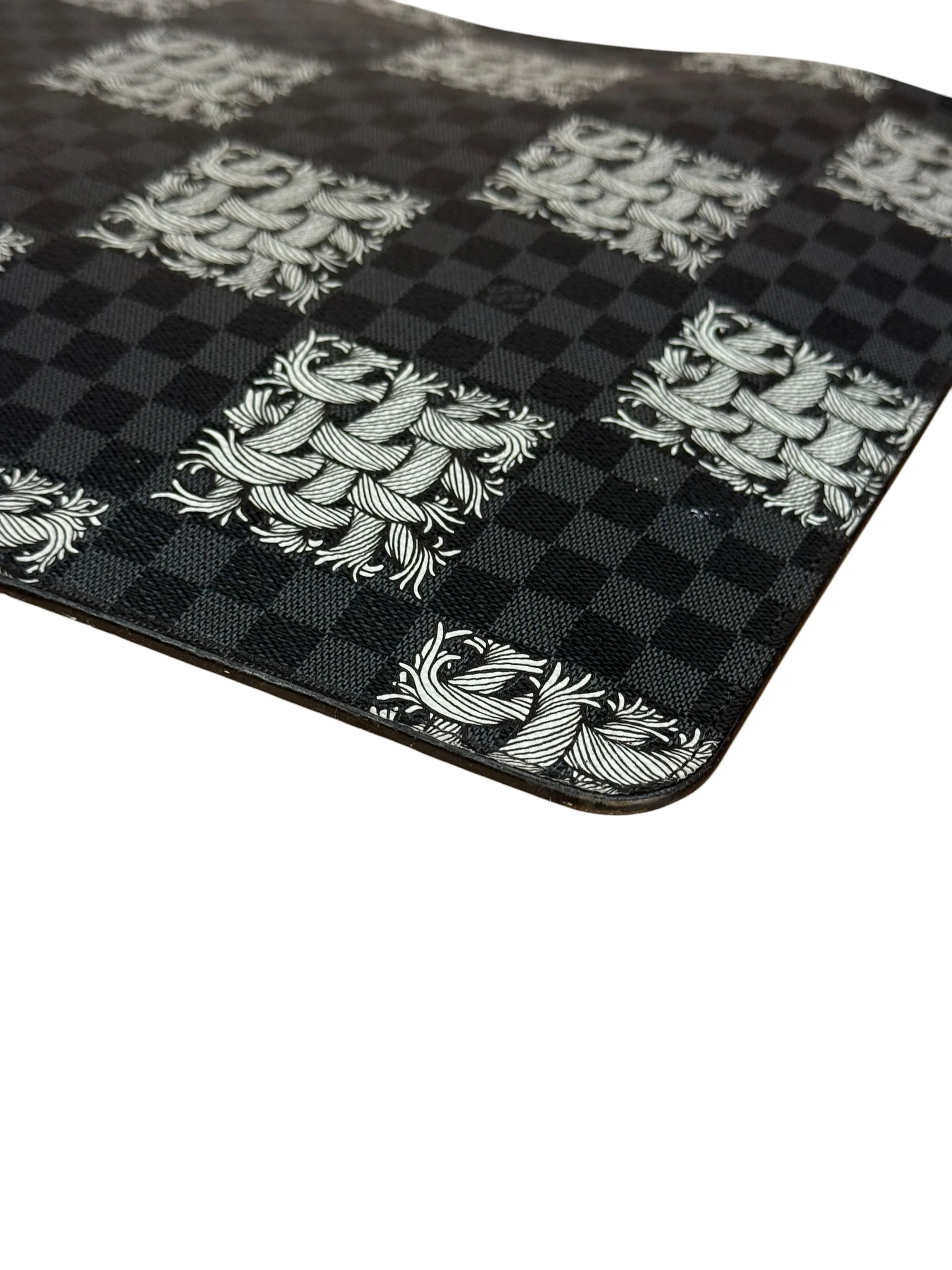 Louis Vuitton x Christopher Nemeth Damier Graphite Jour Pouch GM - Image 10