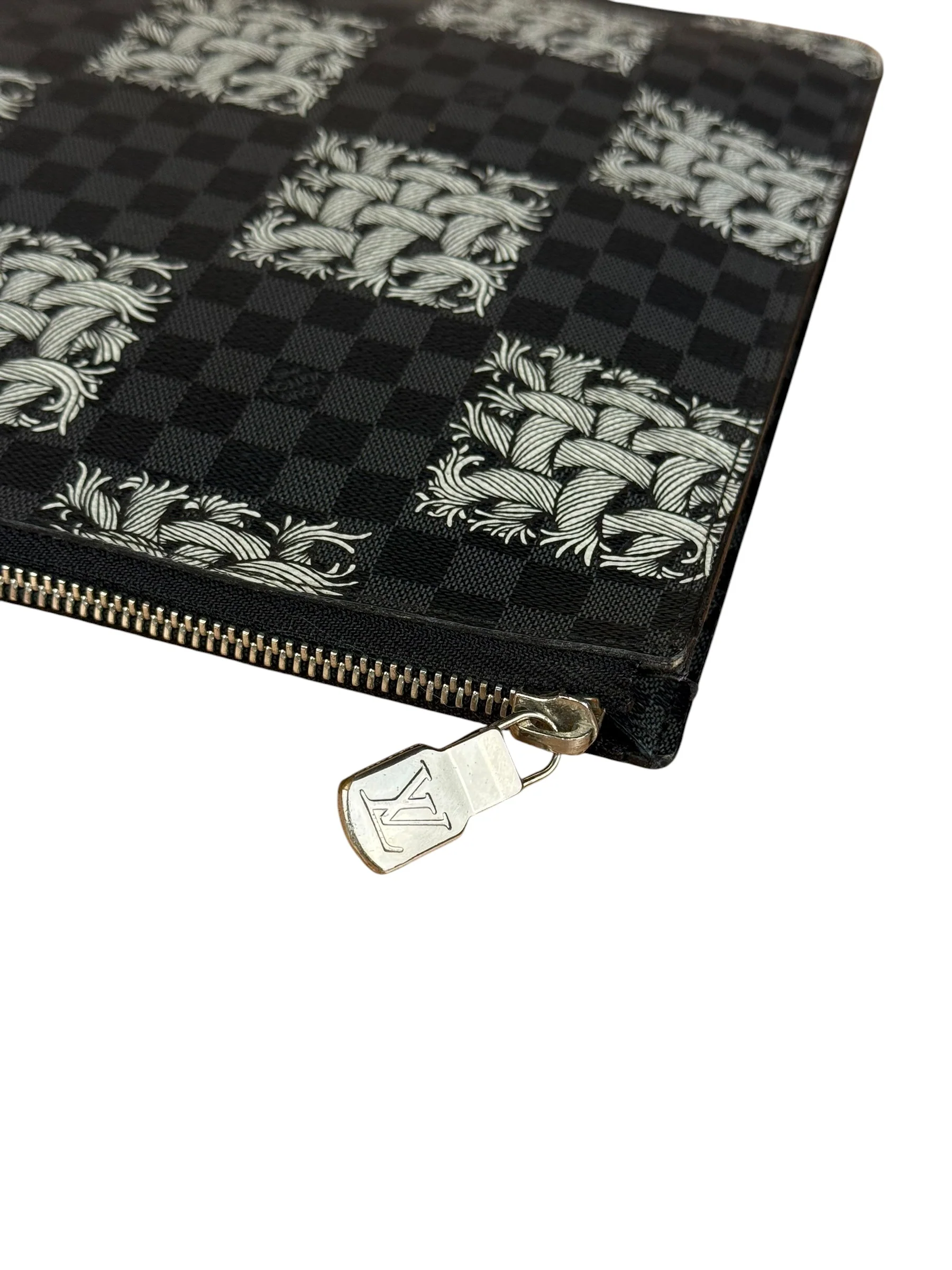 Louis Vuitton x Christopher Nemeth Damier Graphite Jour Pouch GM - Image 13