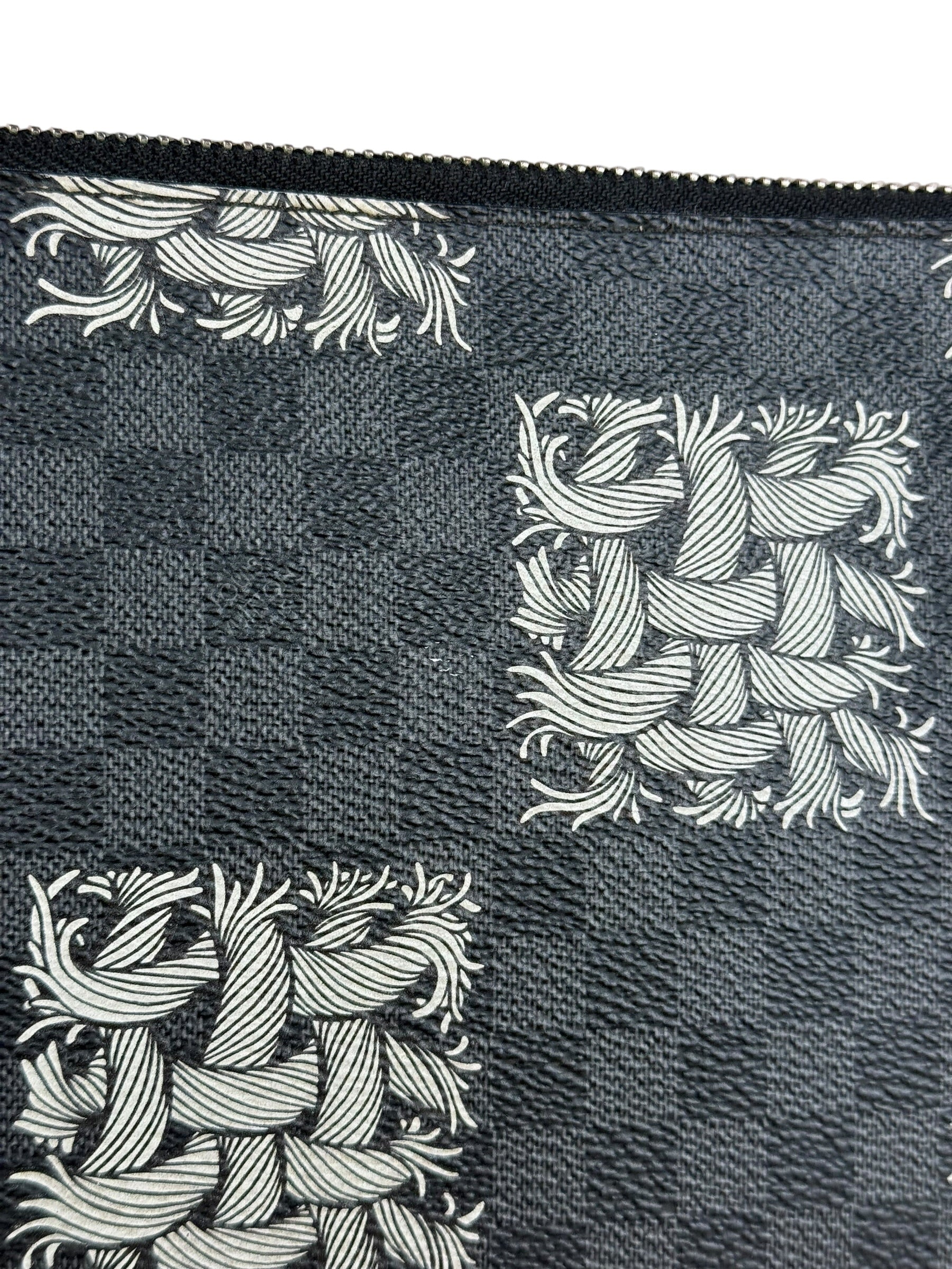 Louis Vuitton x Christopher Nemeth Damier Graphite Jour Pouch GM - Image 7